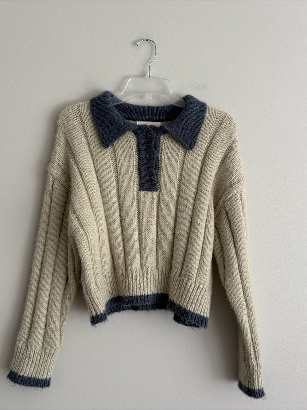 By Together Cream Ribbed V-Neck Collared Cropped Sweater with Blue Trim Size S